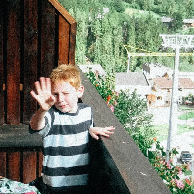 Sem als kind op een balkon in Engelberg